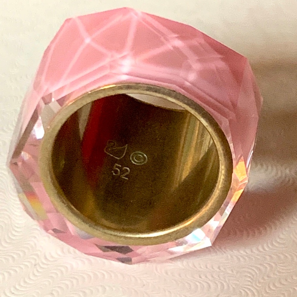 EXTRAORDINARY SWAROVSKI CRYSTAL RING - SZ 5 3/4"🎁